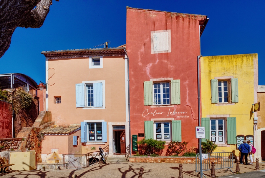 Roussillon ( 84 )