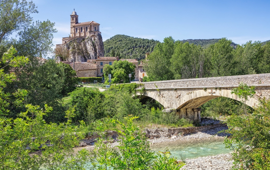 Pierrelongue  ( 26 )